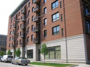 974 W 35th Pl APT 210, Chicago, IL 60609