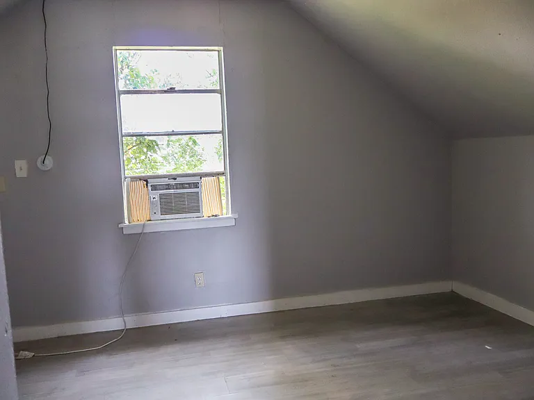 801 Roseanne St #15 — Photo 10