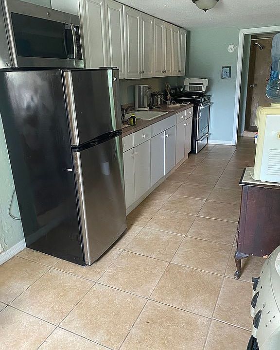 1st image of 4965 Victoria Ave