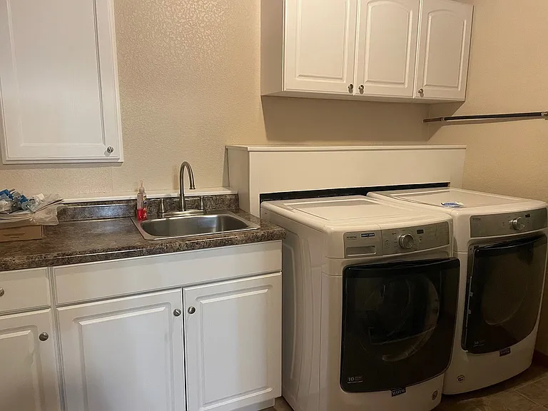 217 18th Ave SE — Photo 16