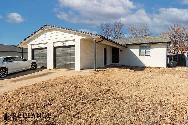 1st image of 8712 E Lakeland Cir