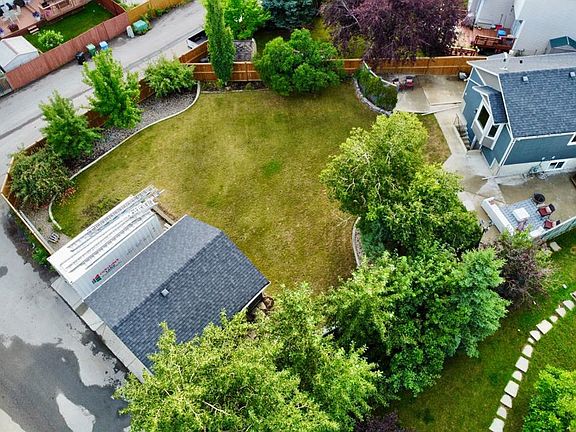 2nd image of 230 NW Mount Lorette Pl SE
