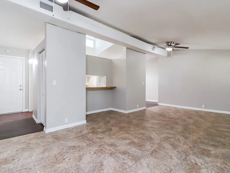 2603 Martha Ln — Photo 5