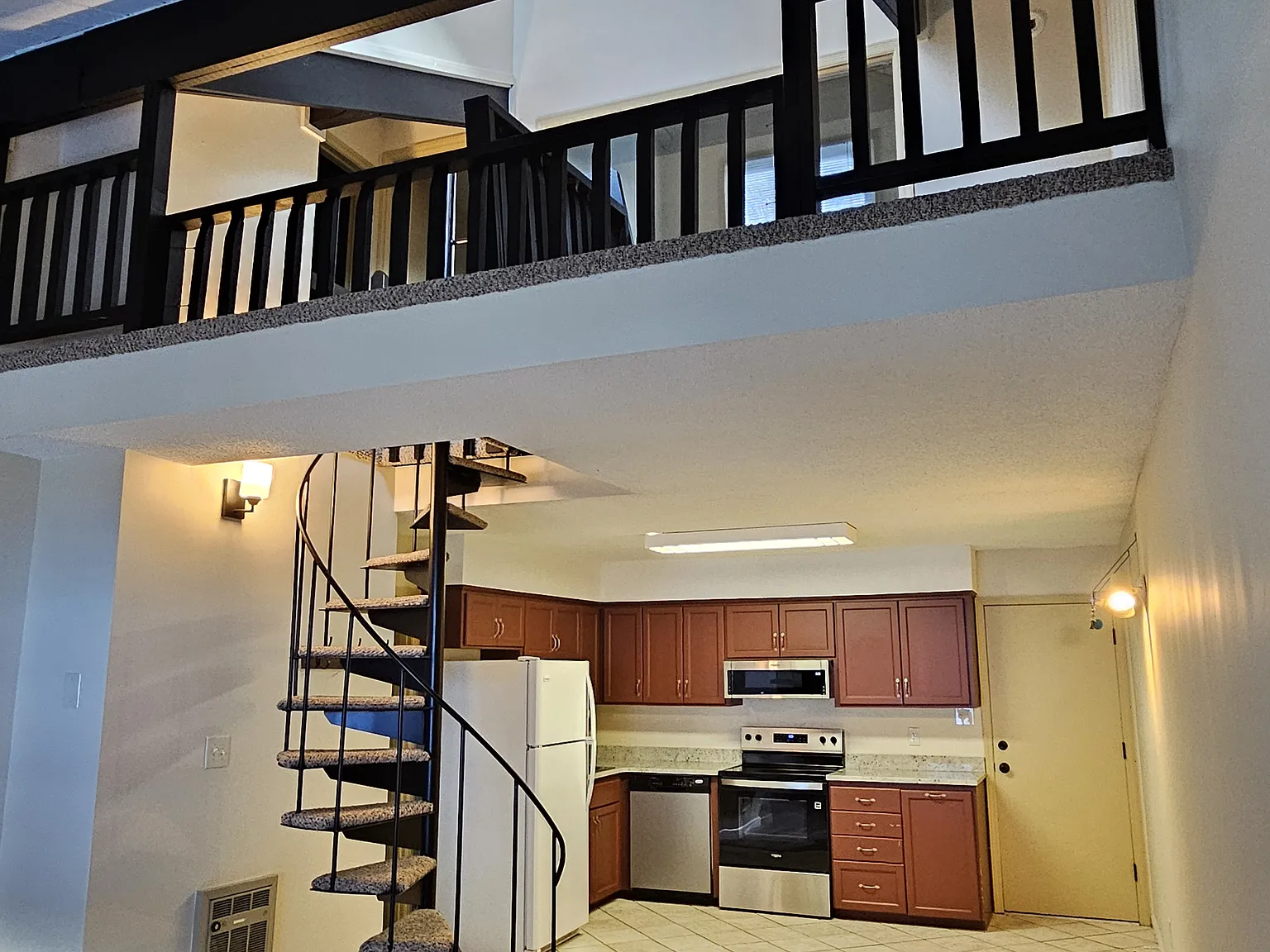 3 bed, 1134 sqft, $1,800 — Photo 4