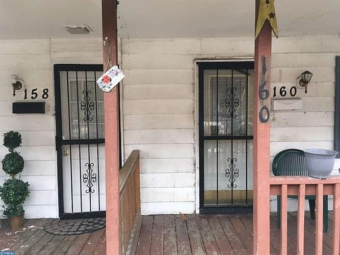 1st image of 158 W Chestnut St