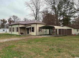 103 E 11th St, Belle Rive, IL 62810