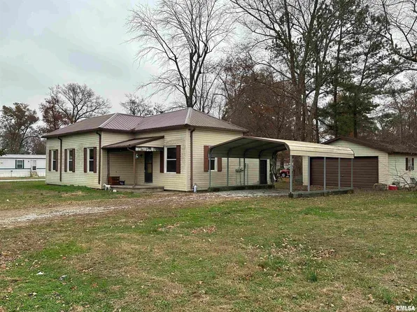 103 E 11th St, Belle Rive, IL 62810