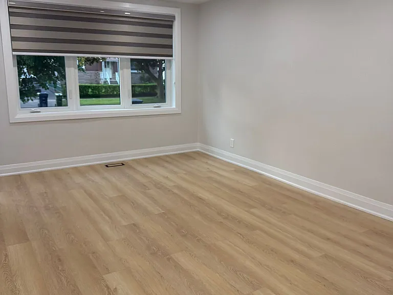 31 Boyce Ave — Photo 2