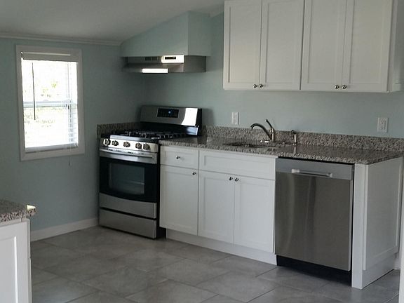 3rd image of 305 Saint Louis Ave