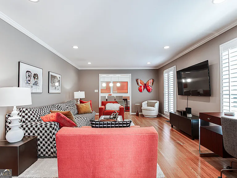 485 Riverside Pkwy — Photo 14