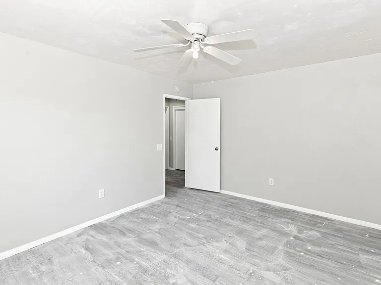 4214 Southampton Ct — Photo 7