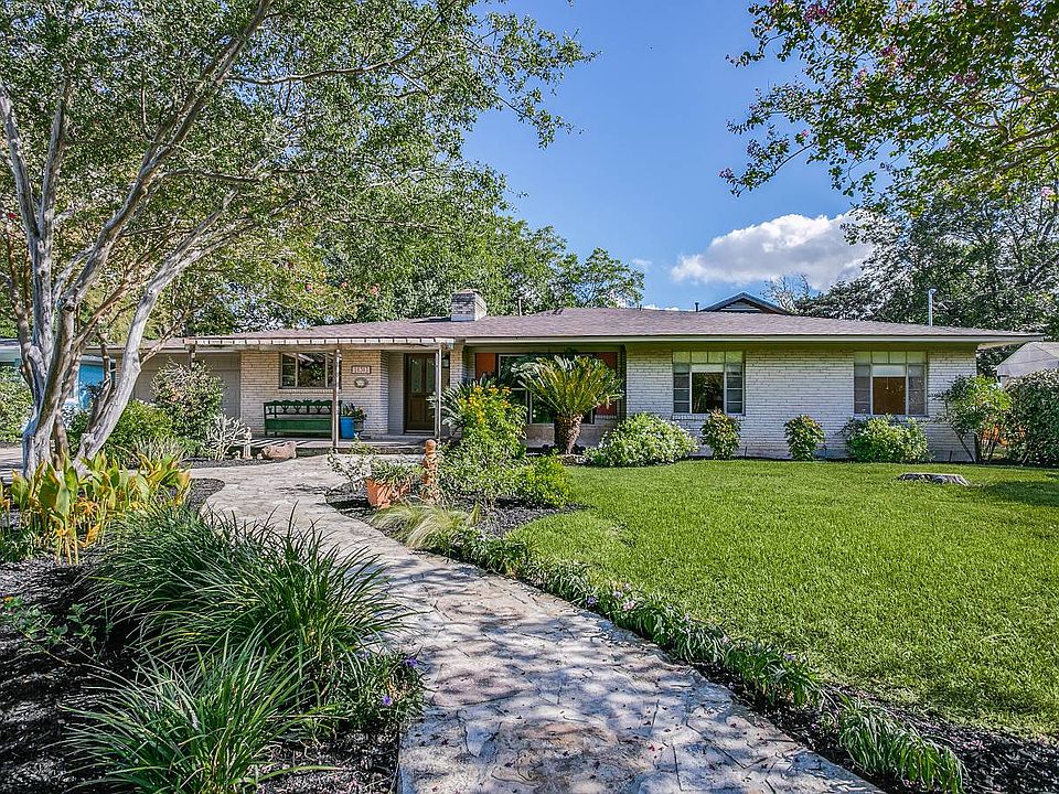 1st image of 131 Knibbe Ave