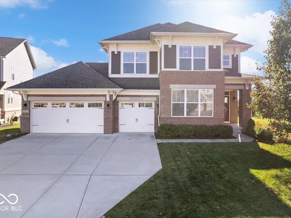 15993 Oakhurst Ln, Fishers, IN 46040