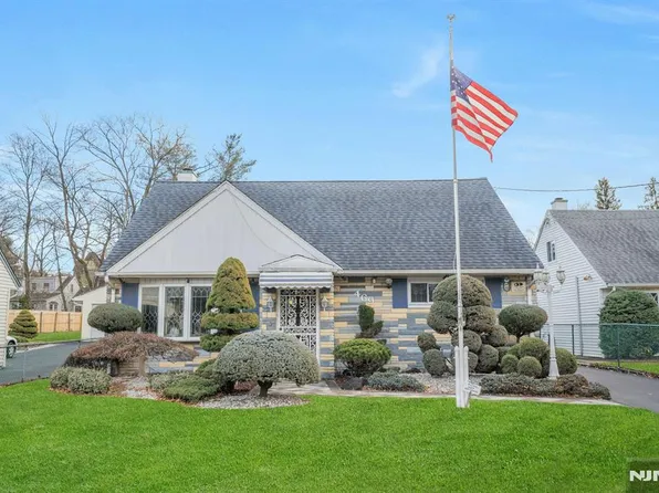 469 Riverside Ave, Rutherford, NJ 07070