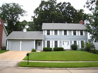 15453 Long Castle Forest Ct, Chesterfield, MO 63017