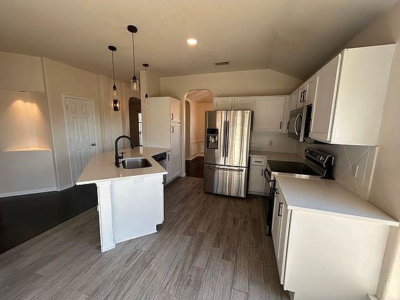 3rd image of 203 Ponderosa Dr