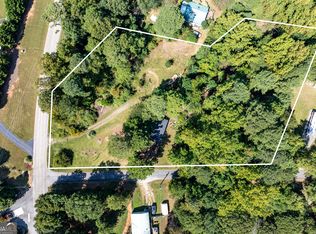 6352 Lights Ferry Rd, Flowery Branch, GA 30542