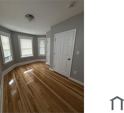 1st image of 4 Irene St #2