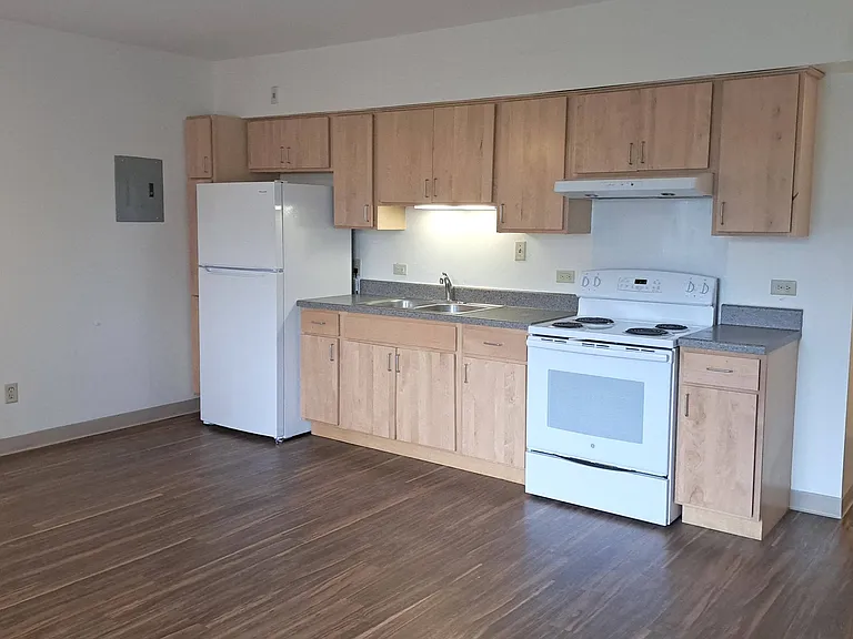 Rolling Hills Apartments — Photo 26