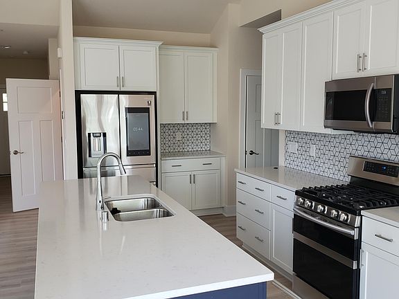 5th image of 7794 Williamsburg Ct