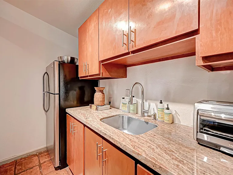 1612 W Alabama St #B — Photo 7