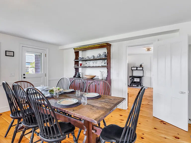 5120 Sound Ave — Photo 7