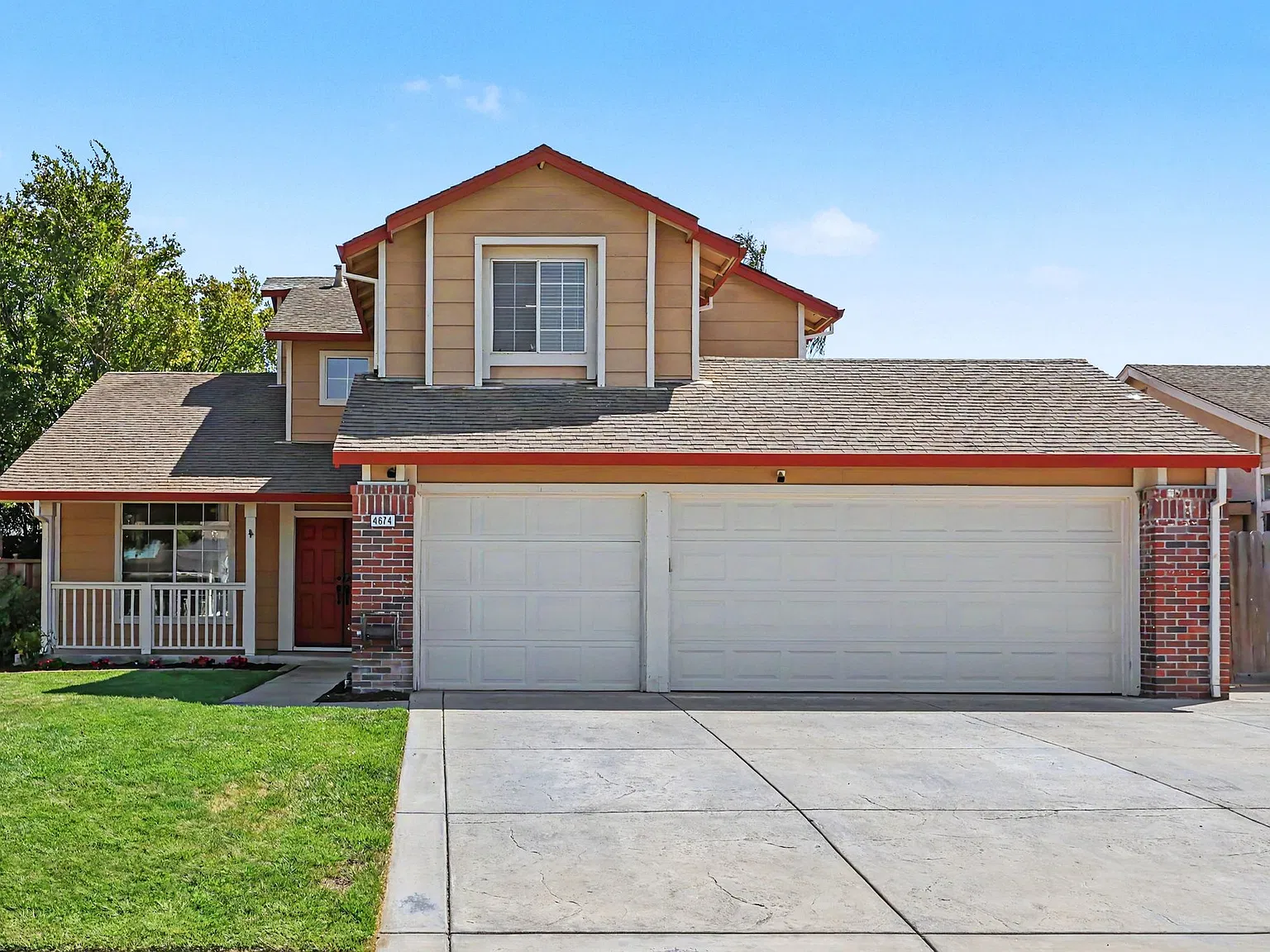 4 bed, 2065 sqft, $3,595 — Photo 3