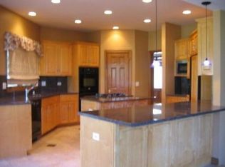 1108 Pine Ridge Ct, Naperville, IL 60540