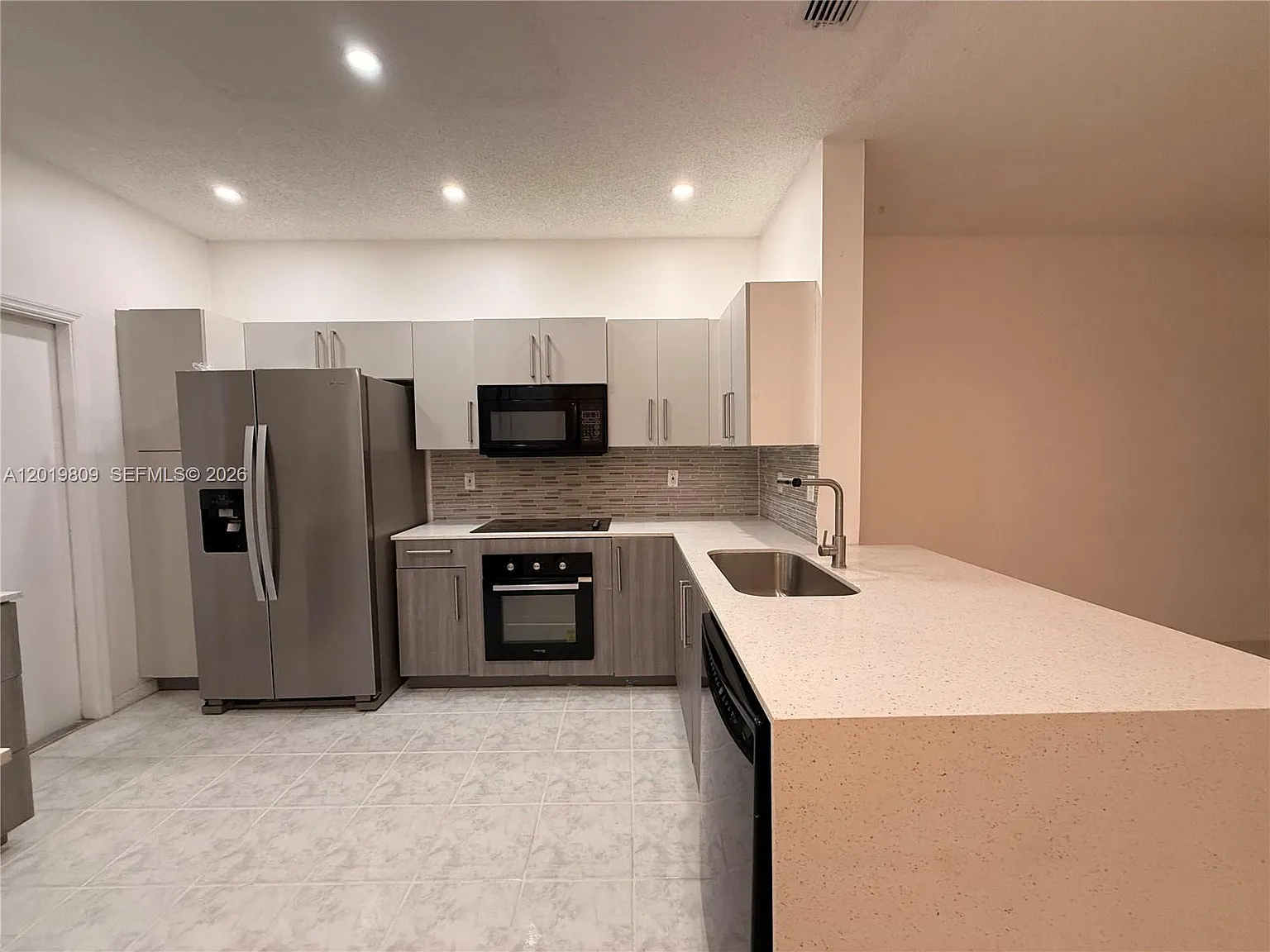 Sectors 3 & 4 Boundary Pl — Photo 3