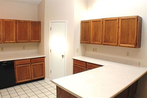 5th image of 154 Pinehurst Dr