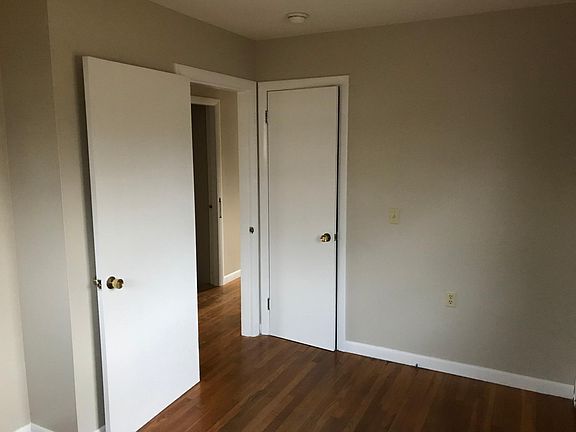 3rd image of 2030 Essex St
