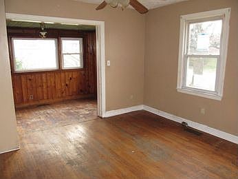 5th image of 4115 Maine Ave NW
