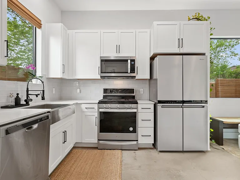 1710 Adina St #2 — Photo 9