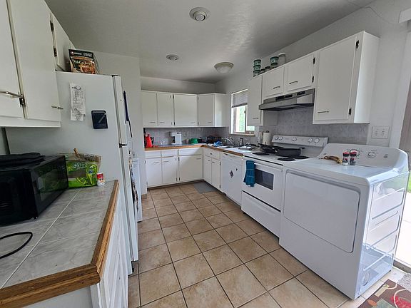 4th image of 940 37th St