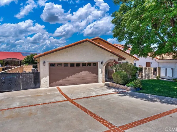 24020 Continental Dr, Canyon Lake, CA 92587