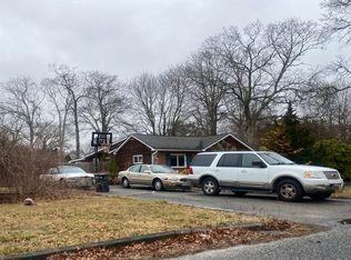 95 Rugby Dr, Shirley, NY 11967