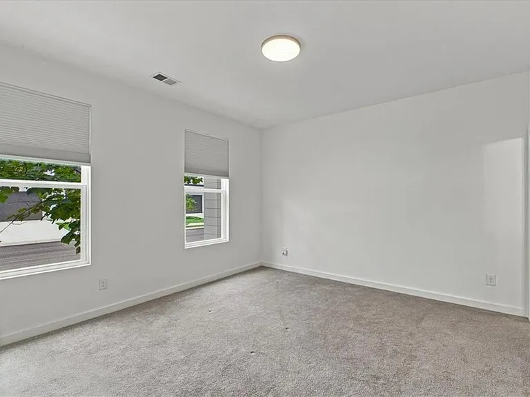 1077 Glen Opal Dr — Photo 8