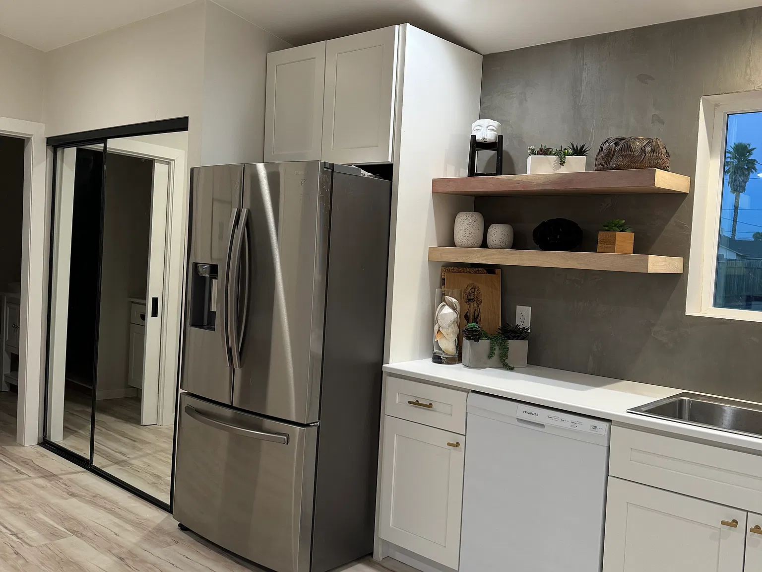 1 bed, 720 sqft, $2,000 — Photo 2