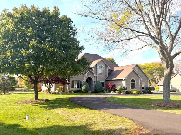 N8212 Ashberry Ave, Fond Du Lac, WI 54937