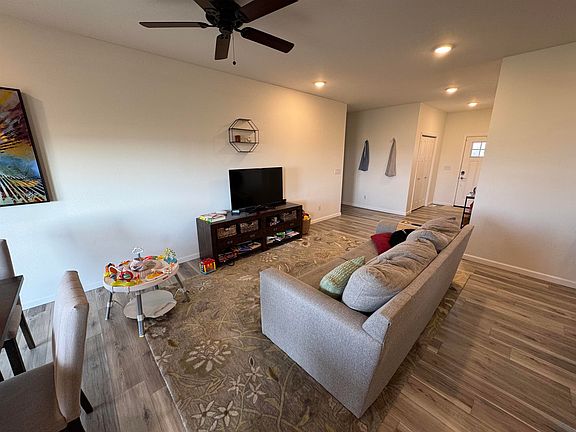 4th image of 1508 Country Club Dr
