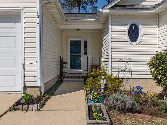 4th image of 1017 Aderley Oak Dr