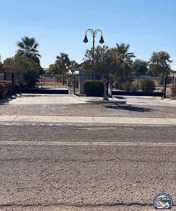 2nd image of 1456 Magnolia Cir