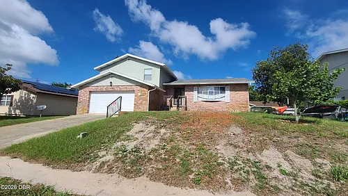 1646 W Paradise Ln Photo 1