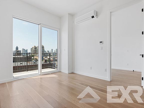 5th image of 11-14 35th Ave #609