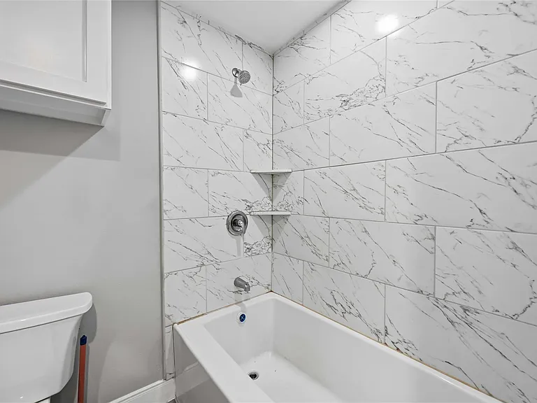 8129 Linda Vista Rd — Photo 24