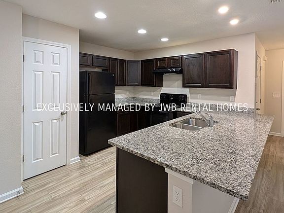 4th image of 7960 India Ave