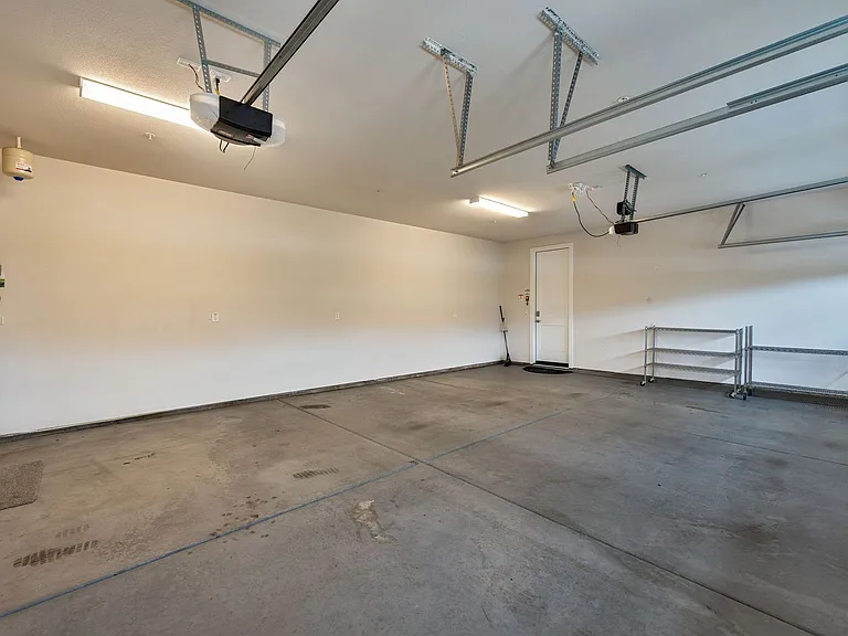 200 Moisant Ct — Photo 42