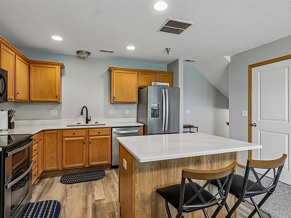 2nd image of 2150 NE 18th St Unit 42
