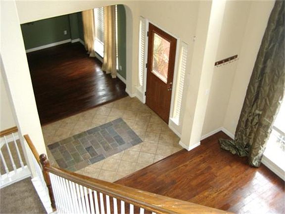 4th image of 3604 Viburnum Dr