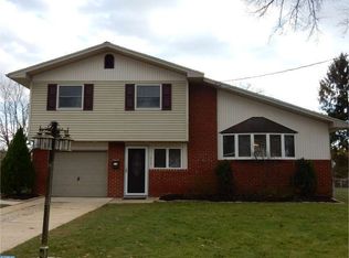 610 Pasadena Dr, Magnolia, NJ 08049